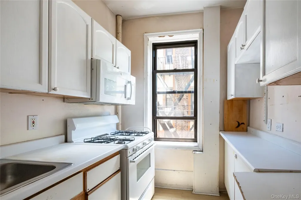 760 Brady Avenue Bronx NY 10462