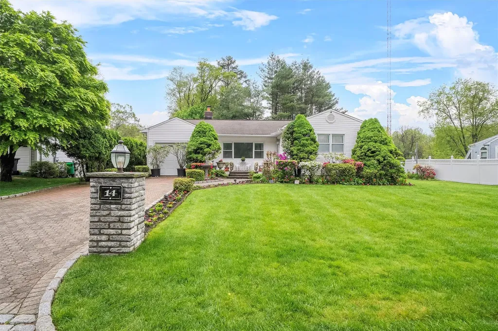 14 Essex Place Hartsdale NY 10530