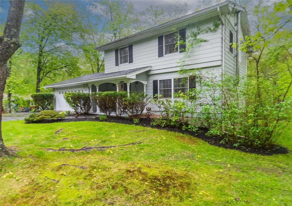14 Woodland Drive New Paltz NY 12561