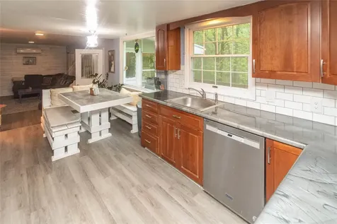 14 Woodland Drive New Paltz NY 12561