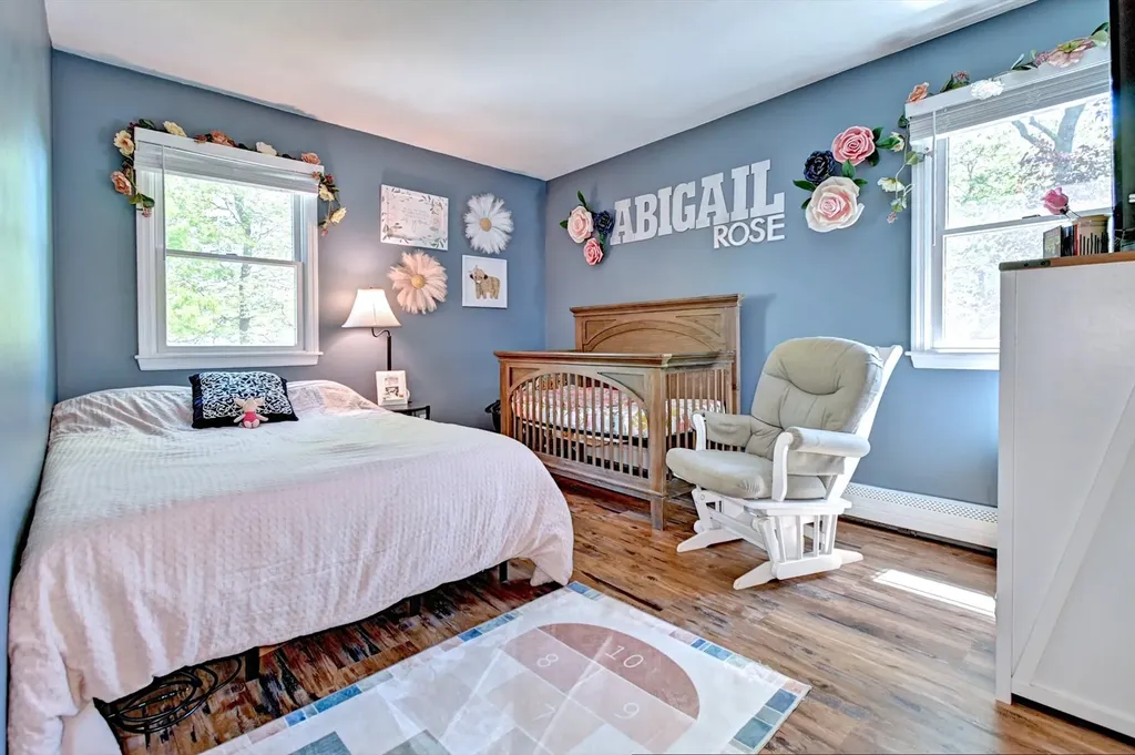 5 Mount Oak Place Ridge NY 11961