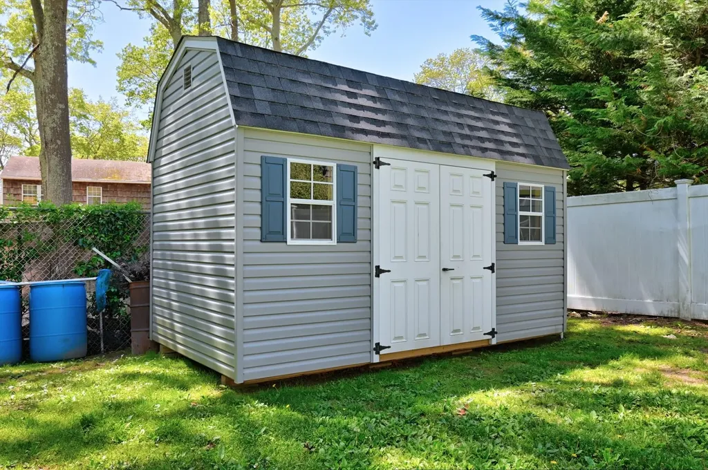 5 Mount Oak Place Ridge NY 11961