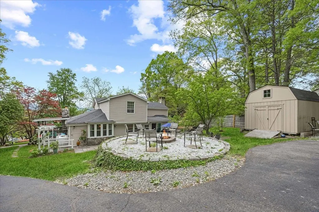 309 Maple Avenue New Windsor NY 12553