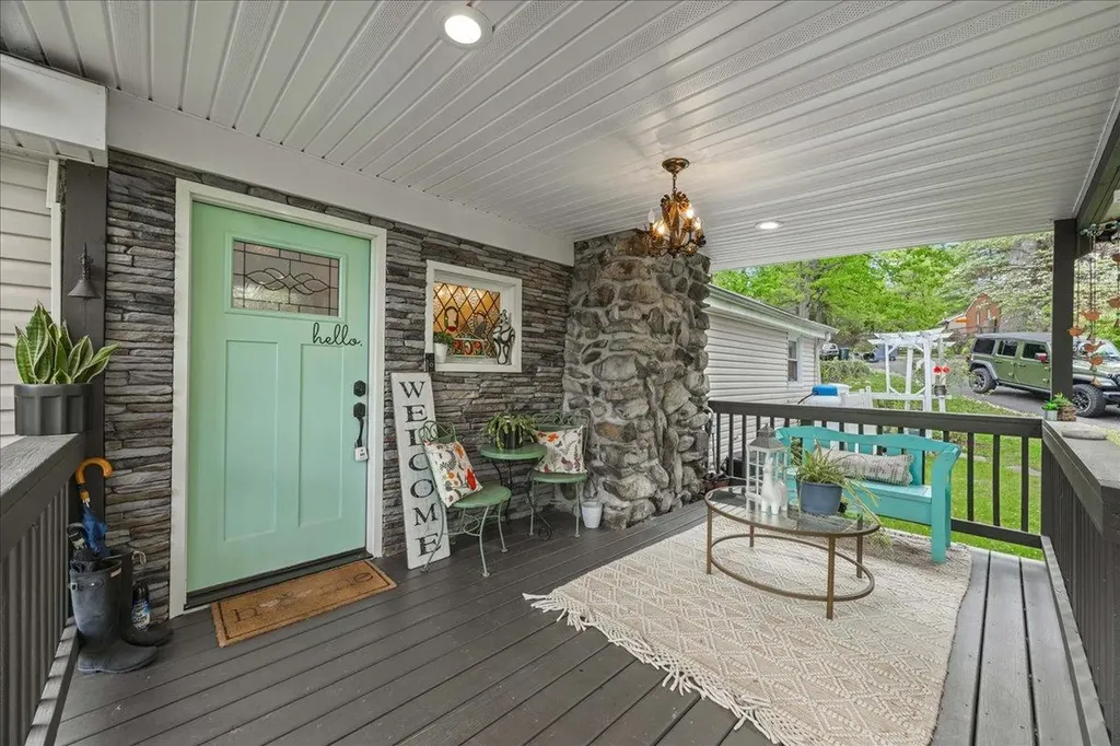 309 Maple Avenue New Windsor NY 12553