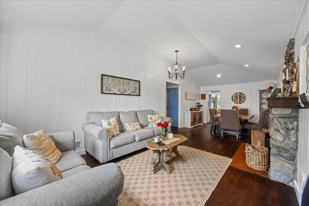 309 Maple Avenue New Windsor NY 12553