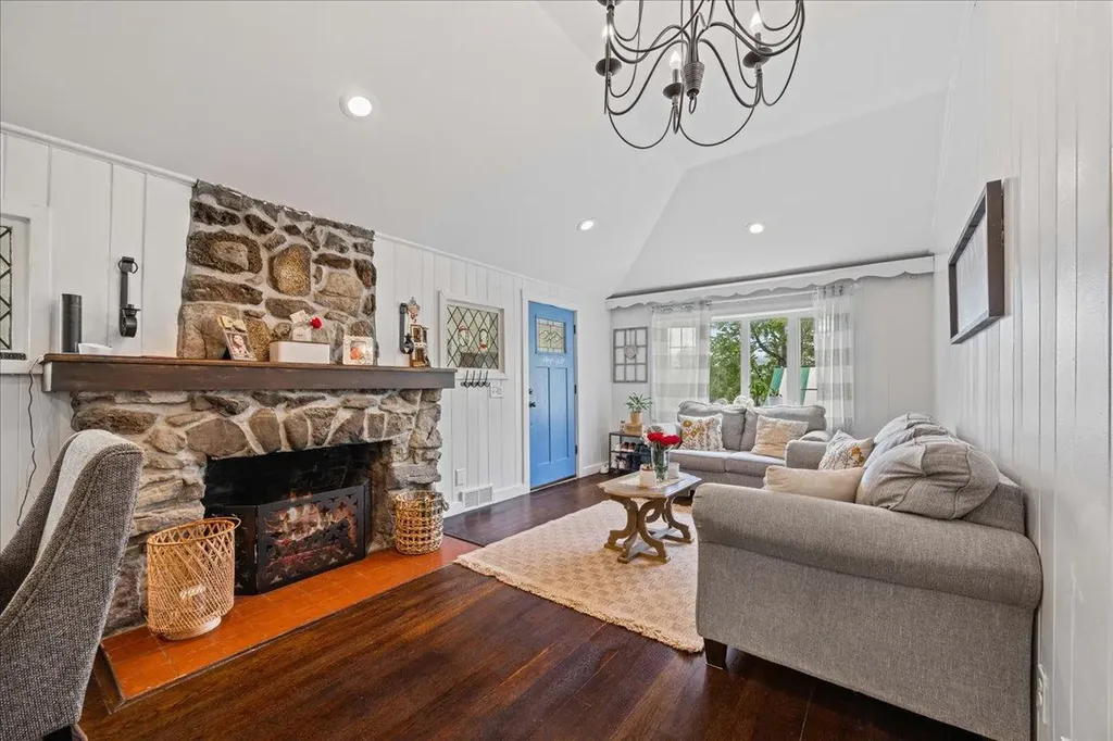 309 Maple Avenue New Windsor NY 12553