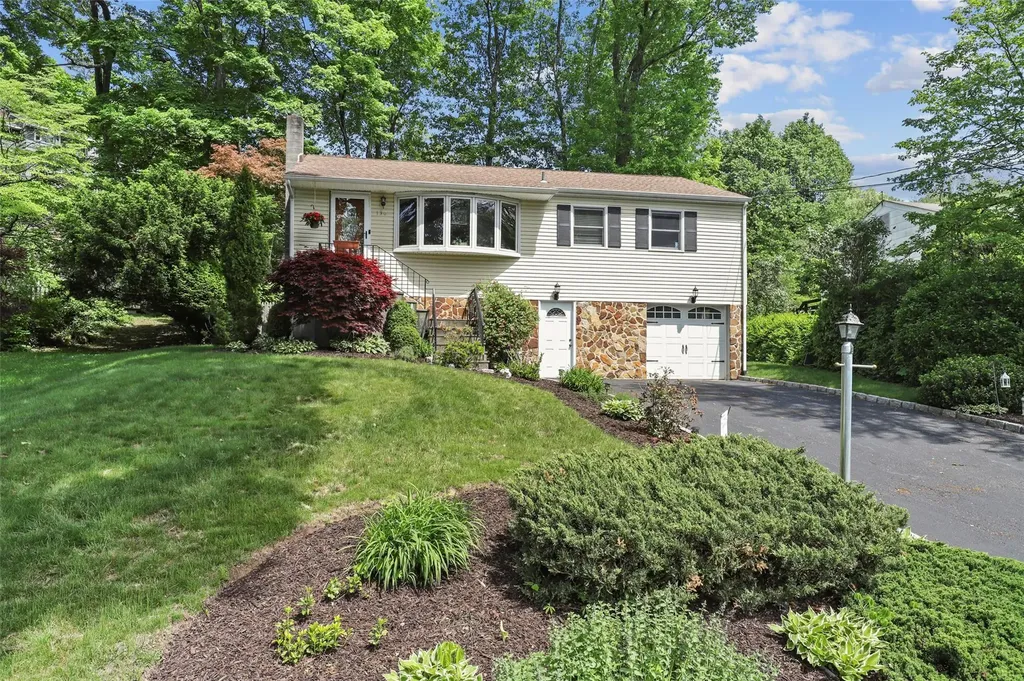 130 Putnam Road Garrison NY 10524