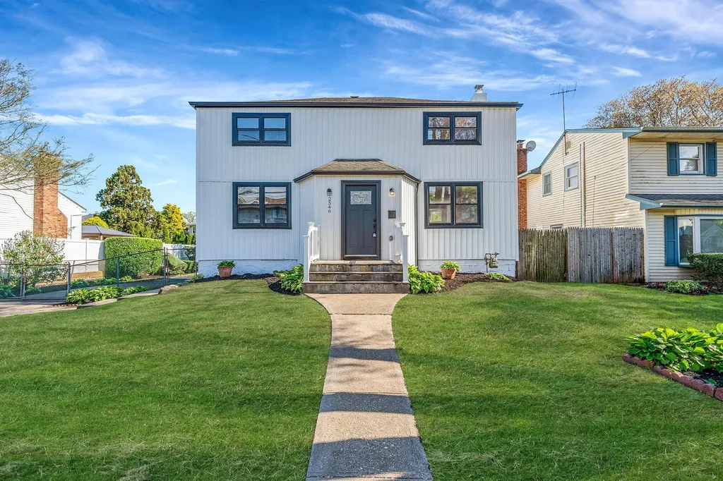 2546 Natta Boulevard Bellmore NY 11710