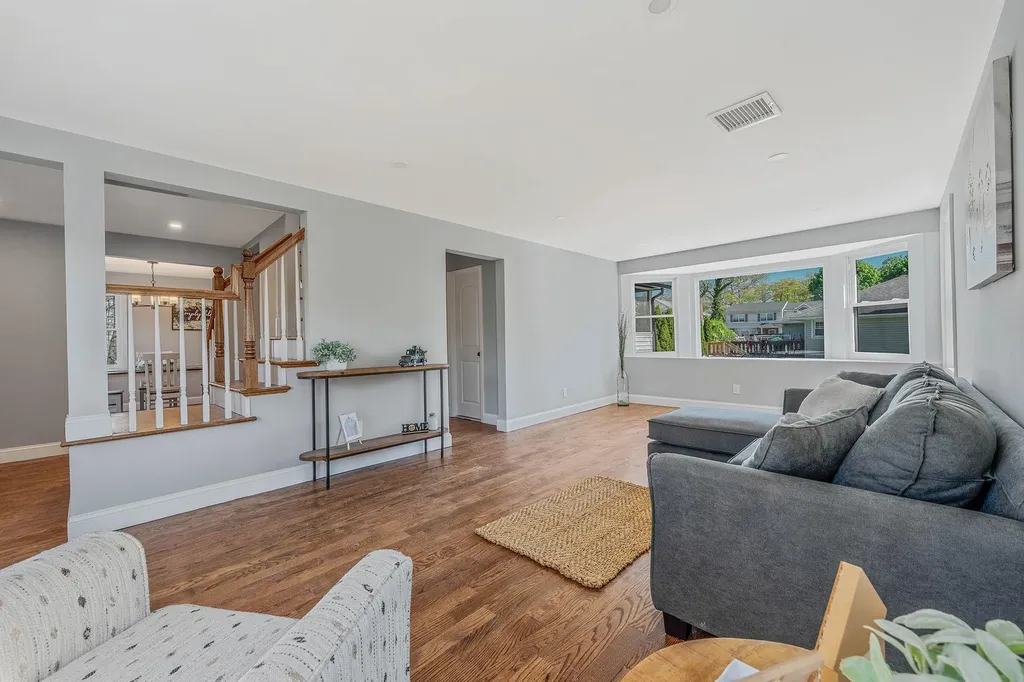 2546 Natta Boulevard Bellmore NY 11710