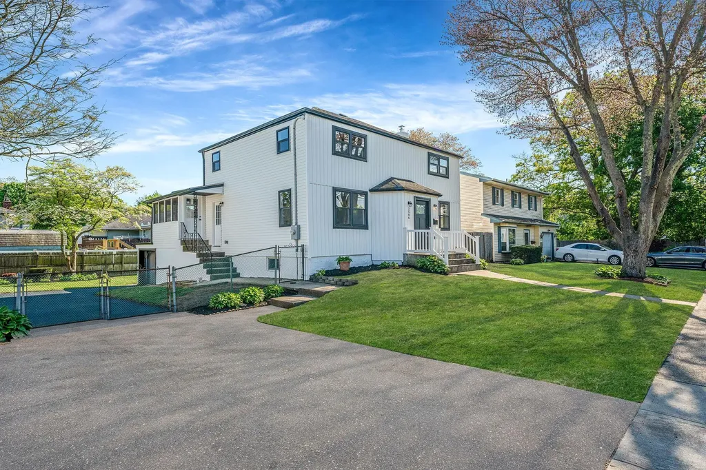 2546 Natta Boulevard Bellmore NY 11710
