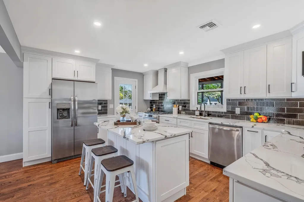 2546 Natta Boulevard Bellmore NY 11710