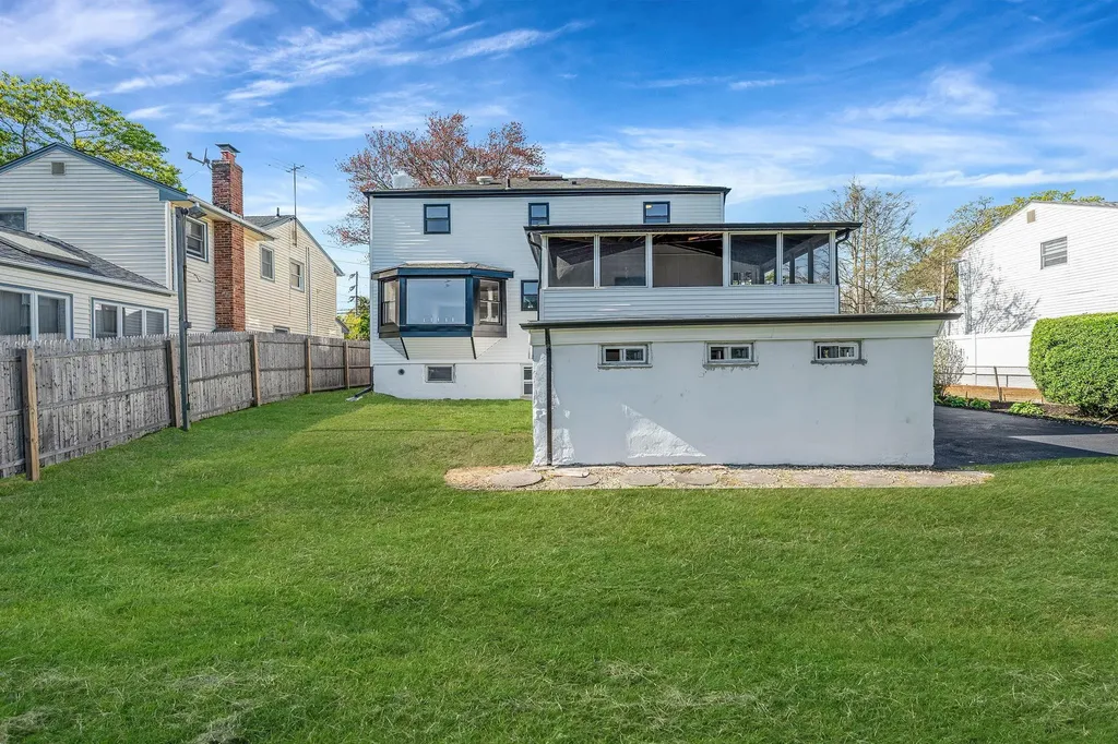 2546 Natta Boulevard Bellmore NY 11710