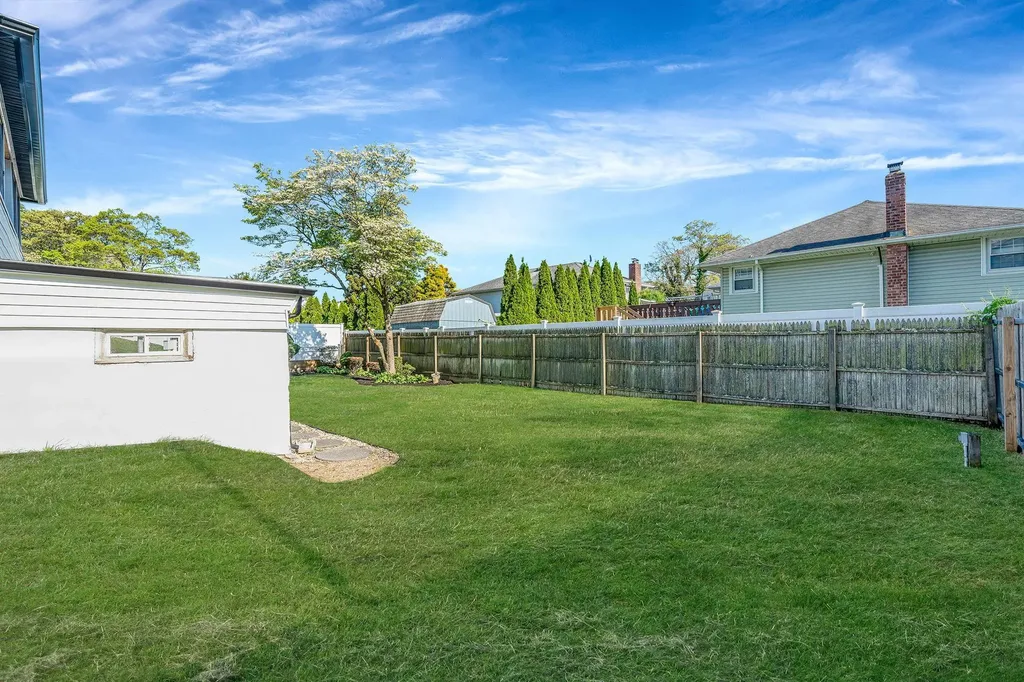 2546 Natta Boulevard Bellmore NY 11710