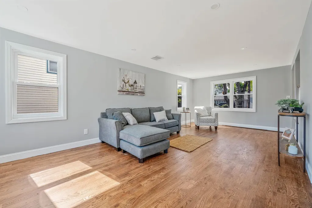 2546 Natta Boulevard Bellmore NY 11710
