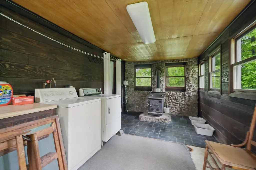 1424 State Route 32 Wallkill NY 12589