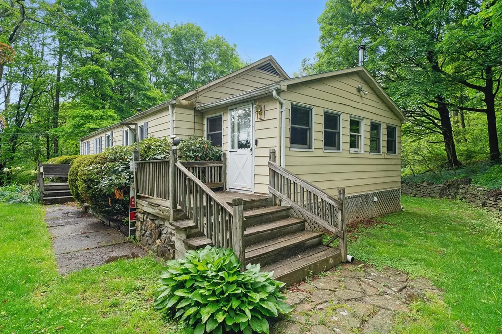 1424 State Route 32 Wallkill NY 12589