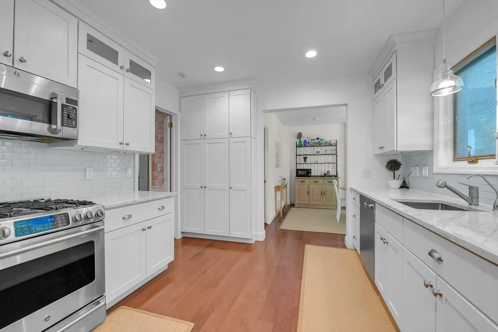 1 Wensley Drive Great Neck NY 11021