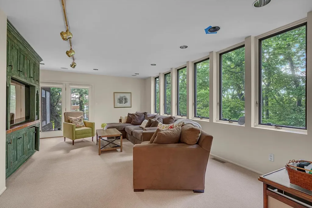 1 Wensley Drive Great Neck NY 11021