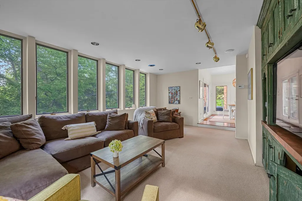 1 Wensley Drive Great Neck NY 11021