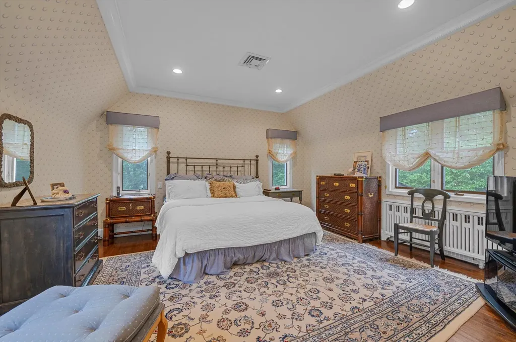 1 Wensley Drive Great Neck NY 11021