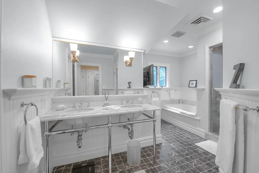1 Wensley Drive Great Neck NY 11021
