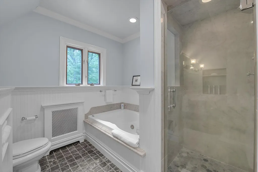 1 Wensley Drive Great Neck NY 11021