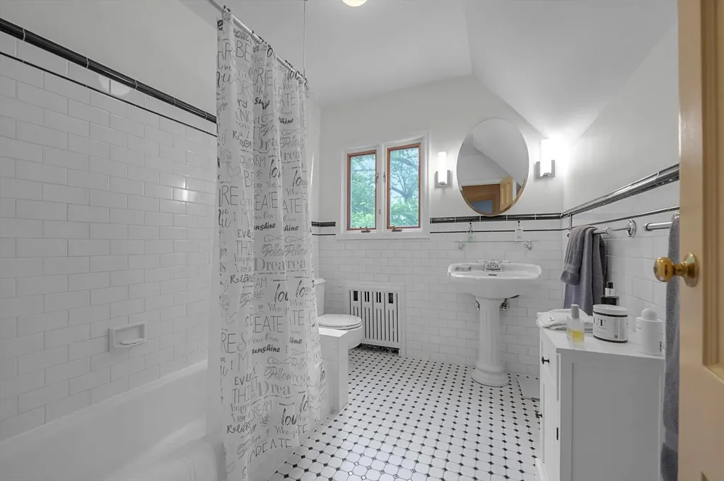 1 Wensley Drive Great Neck NY 11021