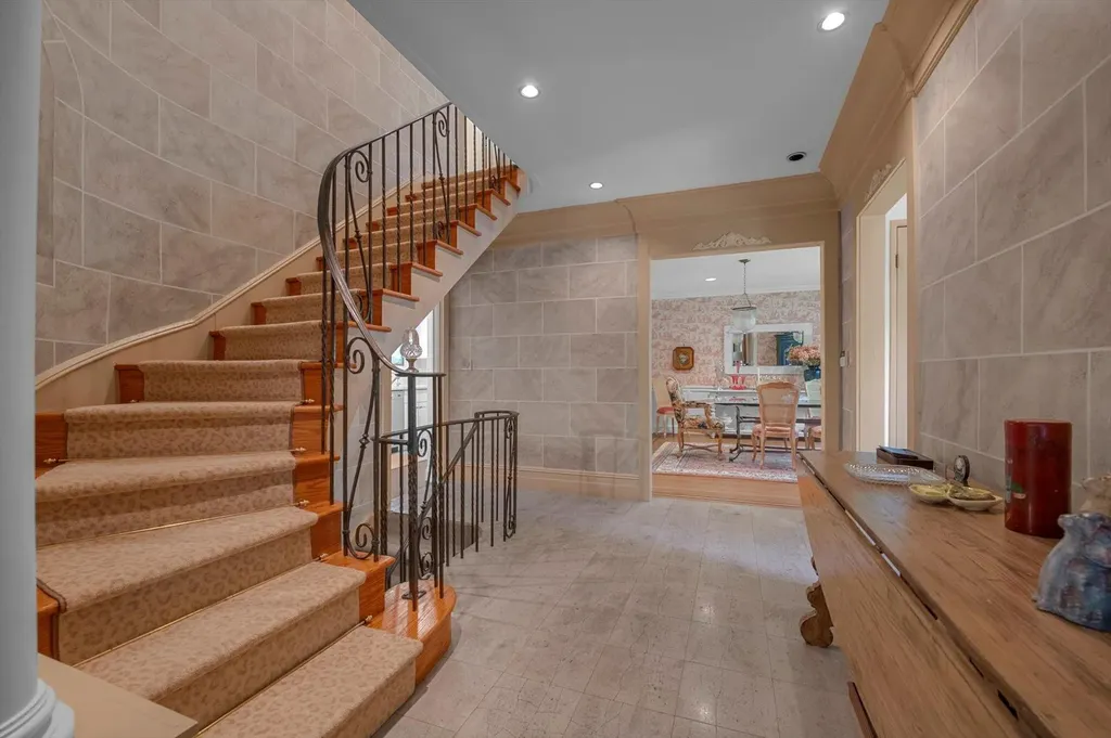 1 Wensley Drive Great Neck NY 11021
