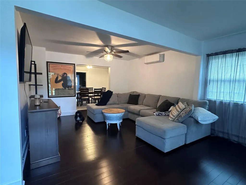 143 Church Avenue Islip NY 11751