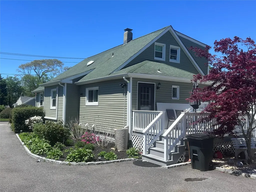 143 Church Avenue Islip NY 11751