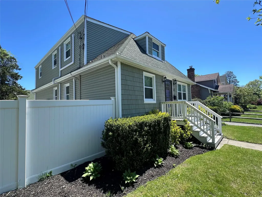 143 Church Avenue Islip NY 11751