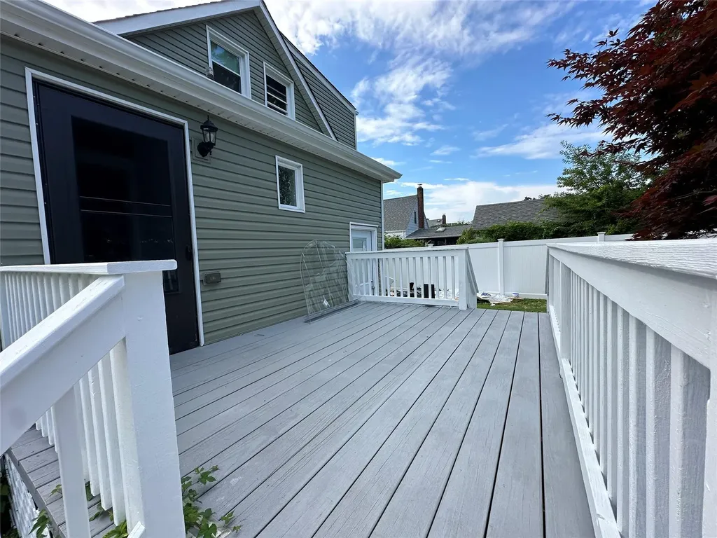 143 Church Avenue Islip NY 11751