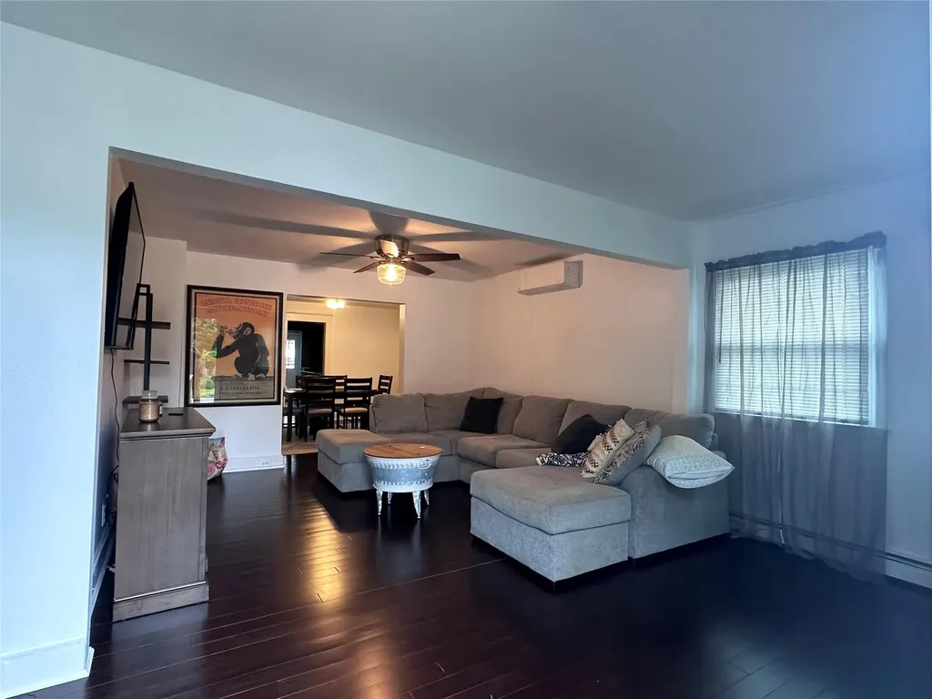 143 Church Avenue Islip NY 11751