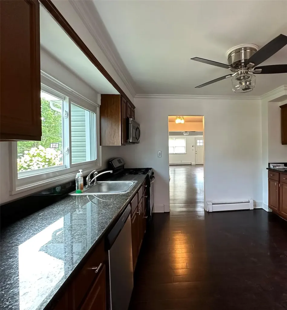 143 Church Avenue Islip NY 11751