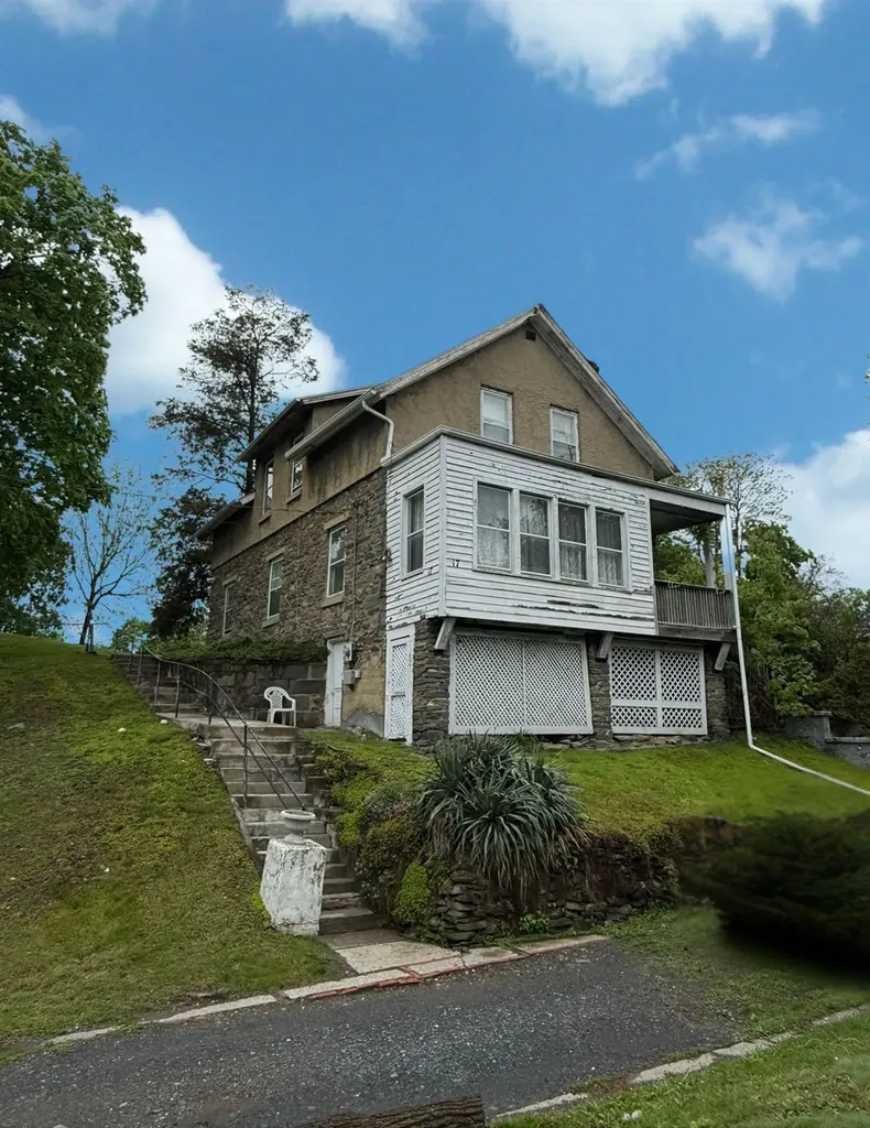 17 Springside Avenue Poughkeepsie NY 12603