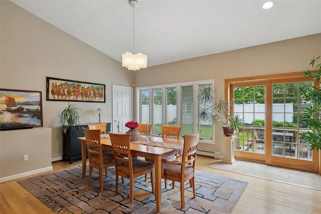 6 Daisy Lane Commack NY 11725