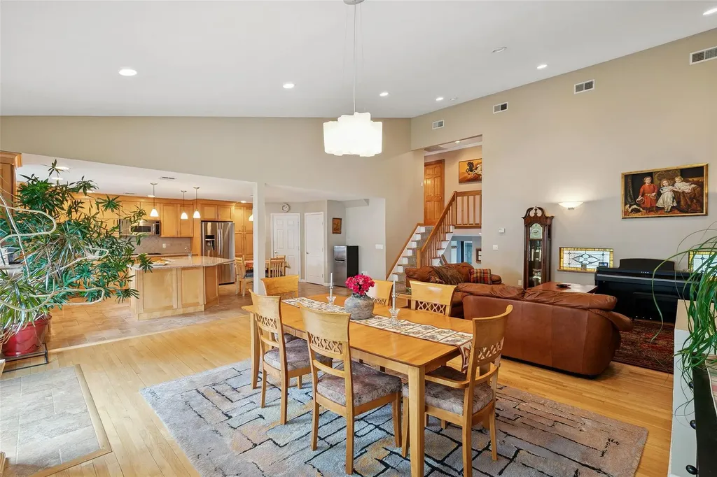 6 Daisy Lane Commack NY 11725