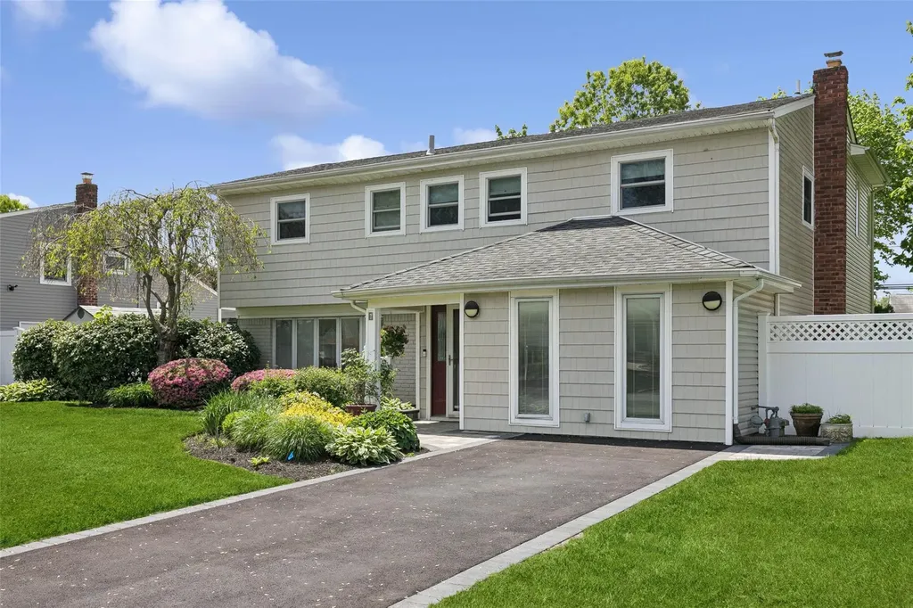 6 Daisy Lane Commack NY 11725