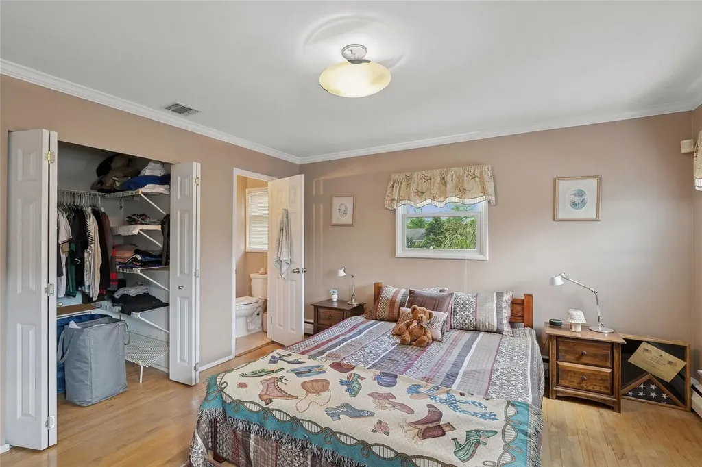 6 Daisy Lane Commack NY 11725
