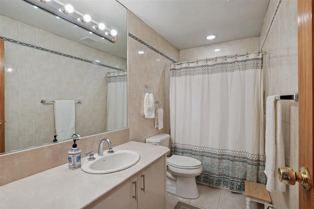 6 Daisy Lane Commack NY 11725