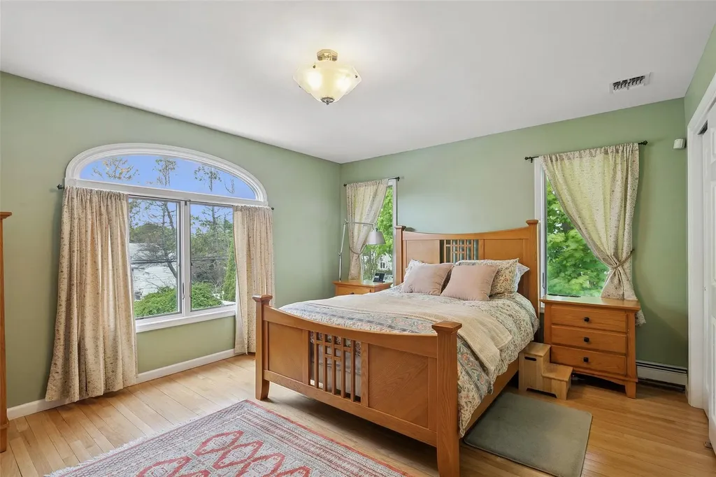 6 Daisy Lane Commack NY 11725