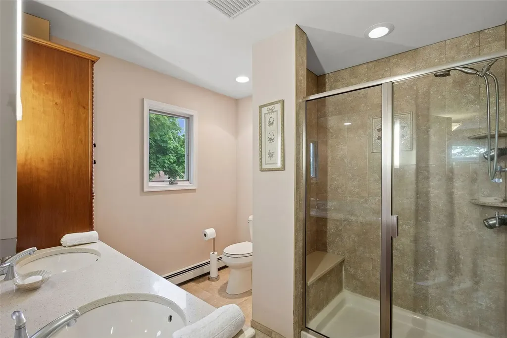 6 Daisy Lane Commack NY 11725