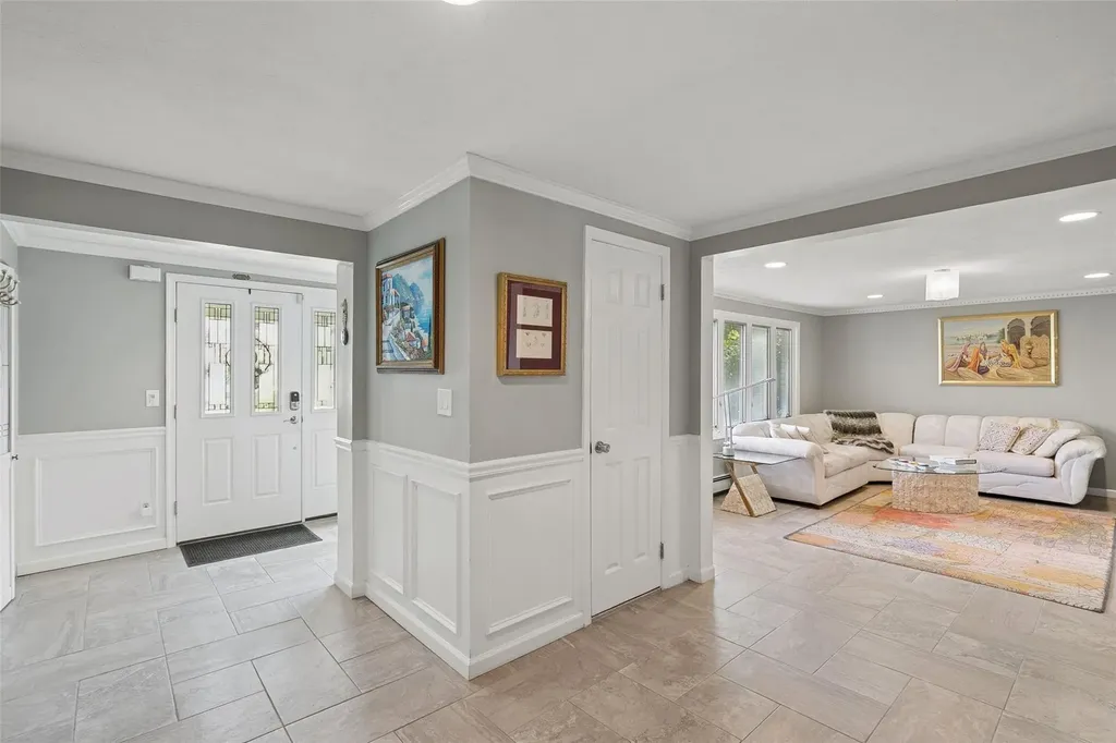 6 Daisy Lane Commack NY 11725