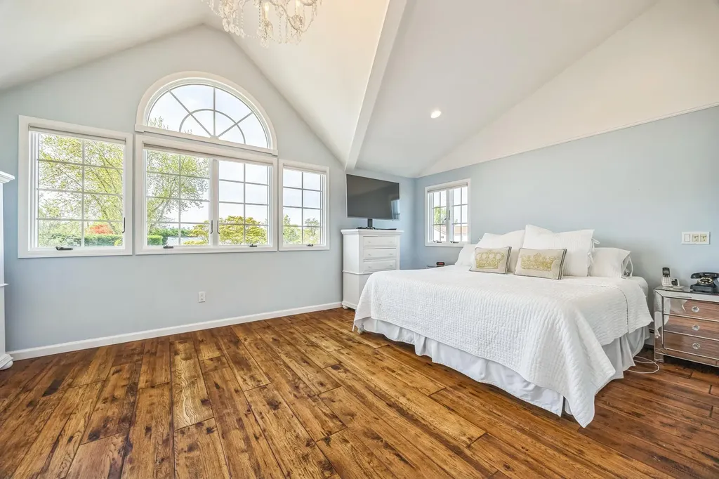 26 Forte Avenue Old Bethpage NY 11804