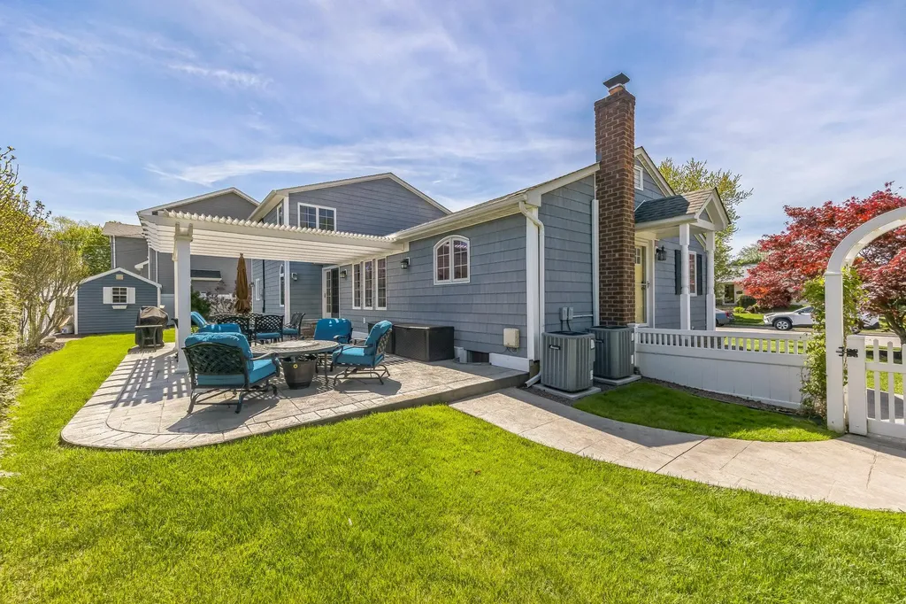 26 Forte Avenue Old Bethpage NY 11804