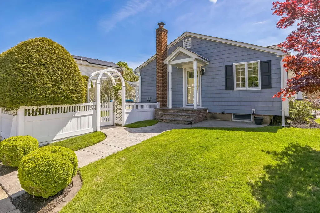26 Forte Avenue Old Bethpage NY 11804