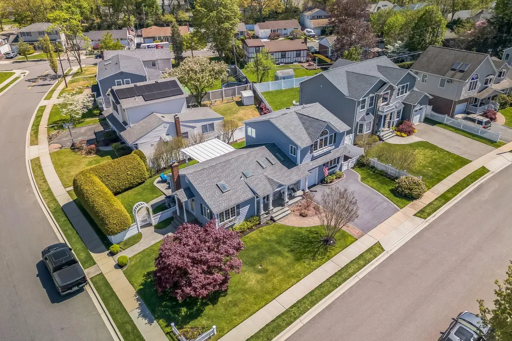 26 Forte Avenue Old Bethpage NY 11804
