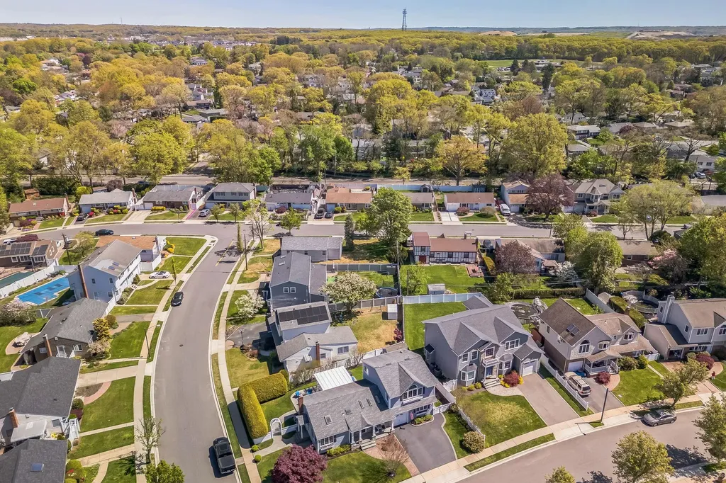 26 Forte Avenue Old Bethpage NY 11804