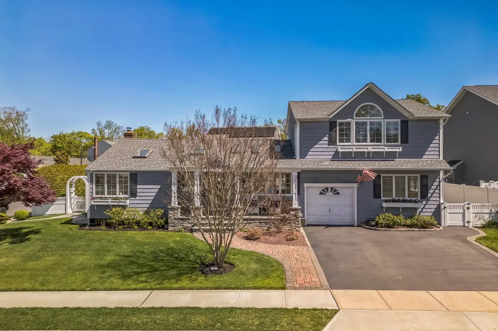 26 Forte Avenue Old Bethpage NY 11804