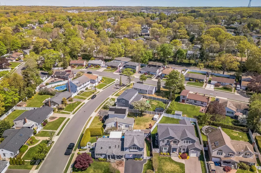 26 Forte Avenue Old Bethpage NY 11804